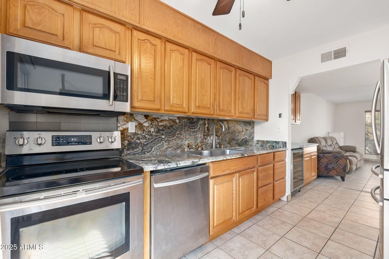 8241 Central Ave #11, Phoenix, AZ 85020