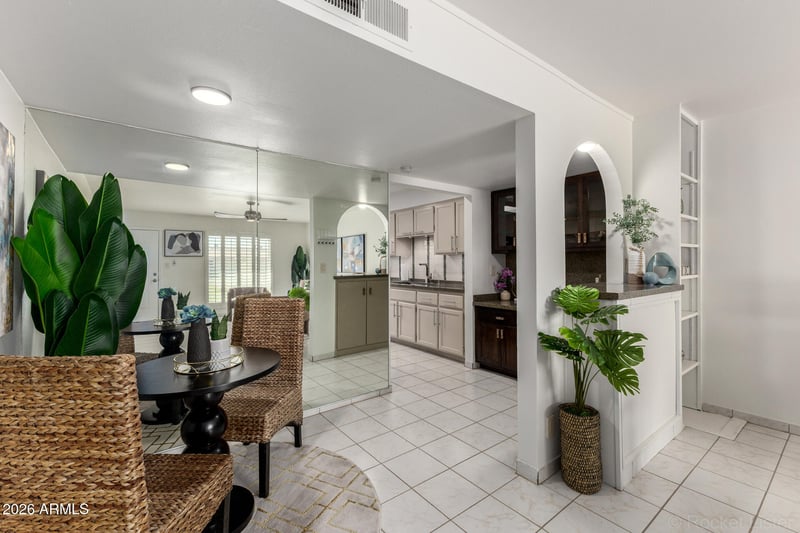 8241 Central Ave #5, Phoenix, AZ 85020