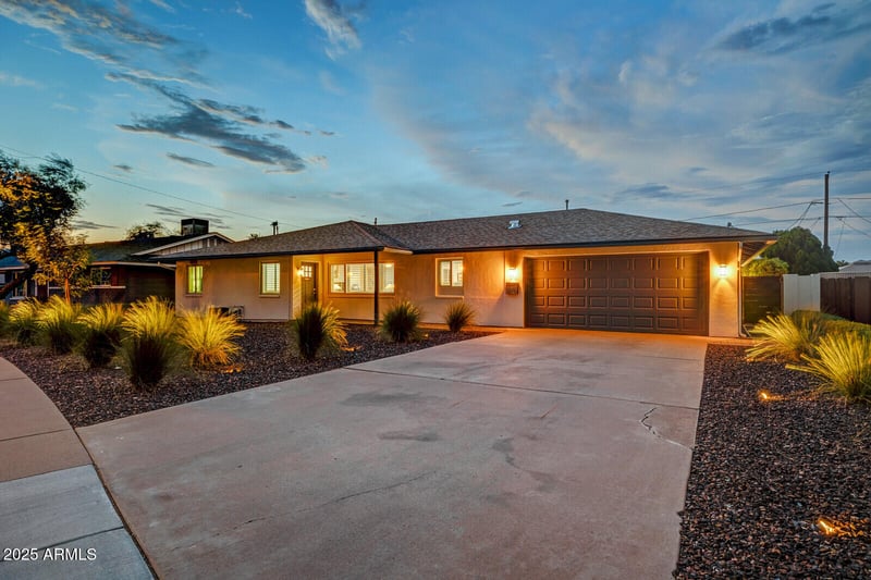 8242 Mulberry Ln, Scottsdale, AZ 85251