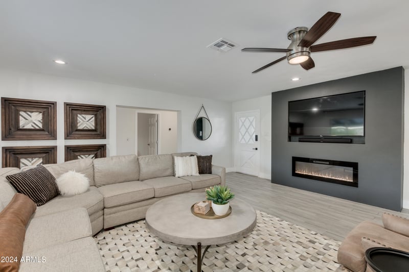 8247 Devonshire Ave, Scottsdale, AZ 85251