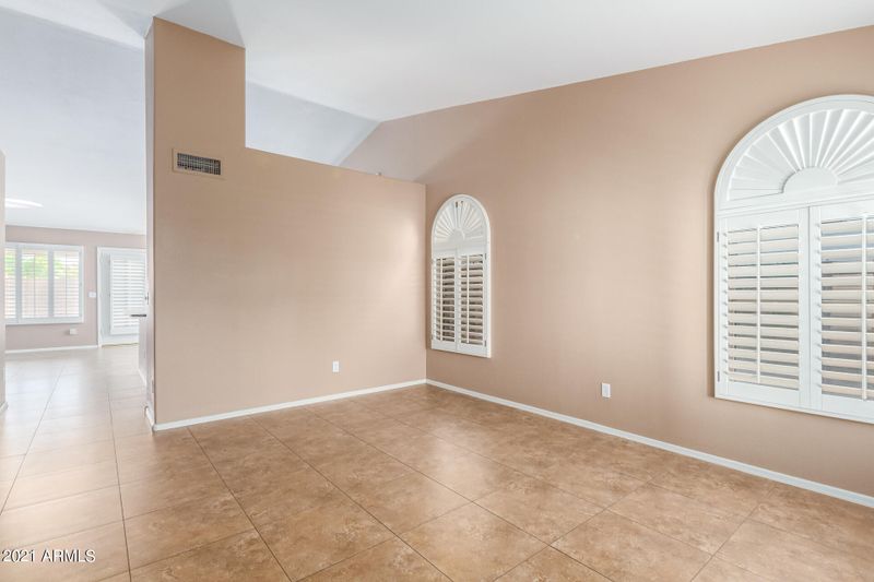 8247 W Eugie Ave, Peoria, AZ 85381