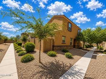 8247 W Illini St, Phoenix, AZ 85043
