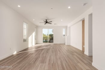 825 9th Ave #10, Phoenix, AZ 85007