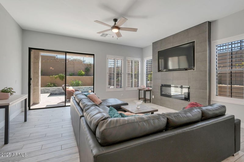 825 Ashurst Dr, Phoenix, AZ 85048