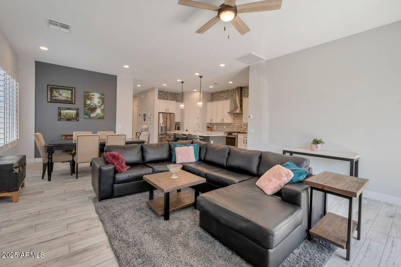 825 Ashurst Dr, Phoenix, AZ 85048