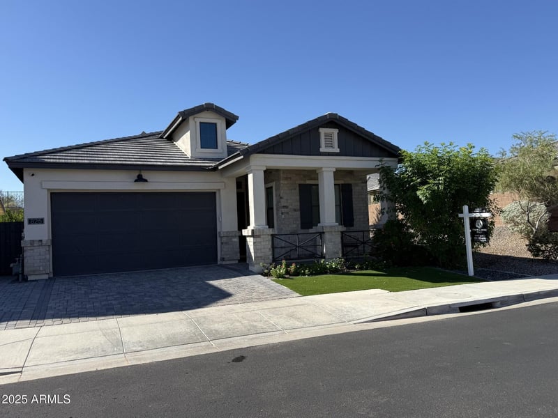 825 Ashurst Dr, Phoenix, AZ 85048