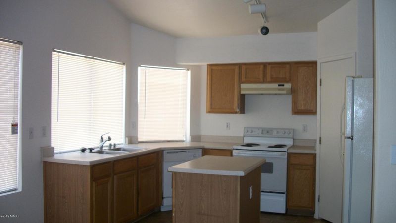 825 E Morelos St, Chandler, AZ 85225