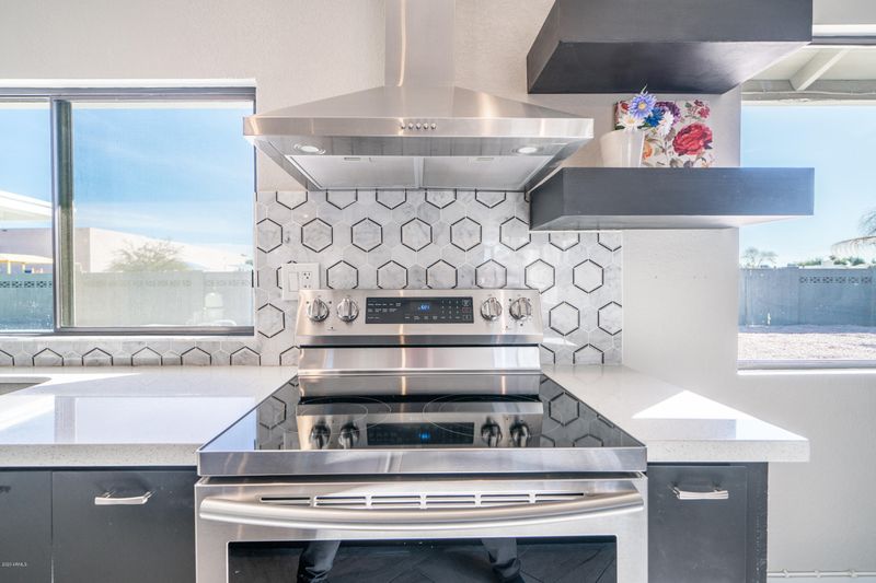 825 N Apache Dr, Chandler, AZ 85224