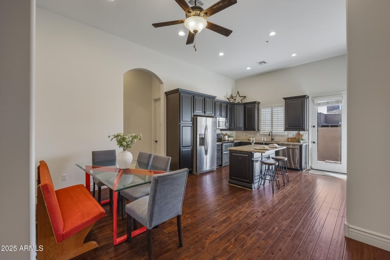 825 Reagan Way, Phoenix, AZ 85021