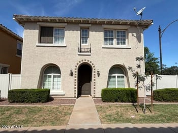 825 Henry Ln, Gilbert, AZ 85296
