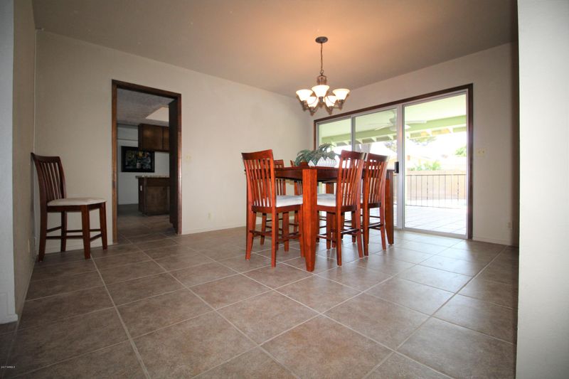 825 W 8th Pl, Mesa, AZ 85201