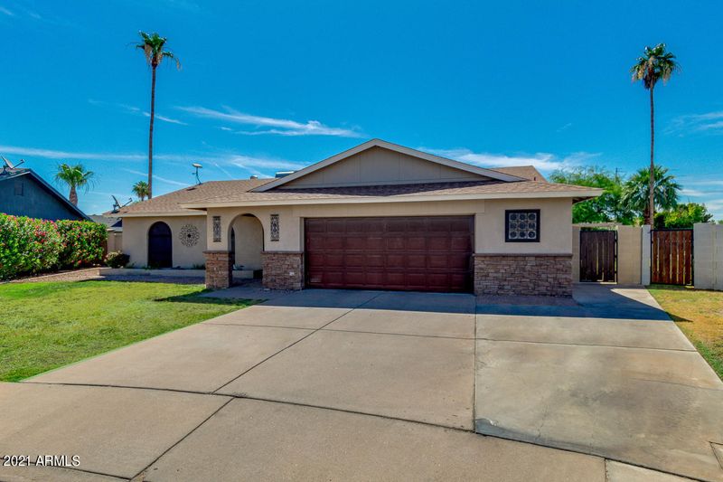 825 W Posada Ave, Mesa, AZ 85210