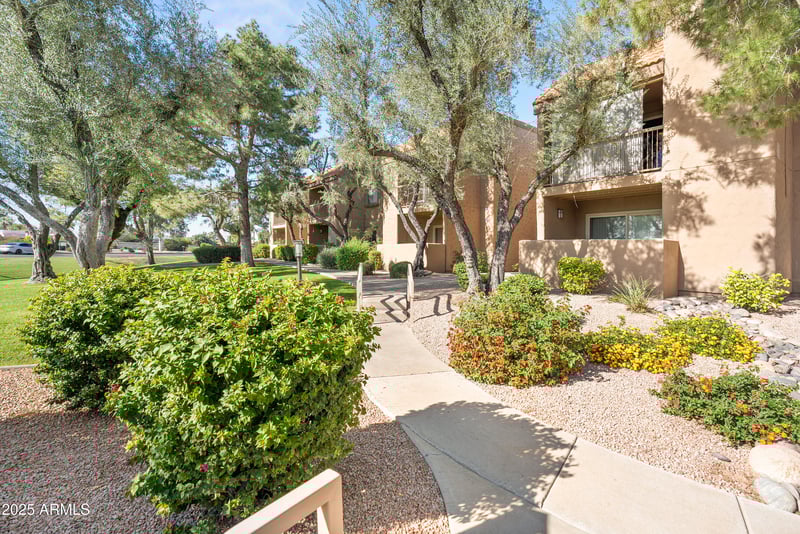 8250 Arabian Trl #204, Scottsdale, AZ 85258