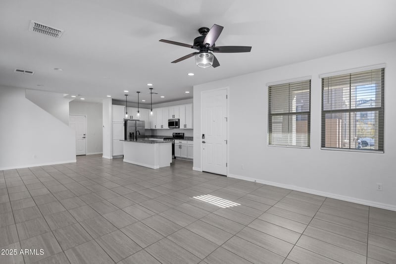 8250 Inverness Ave, Mesa, AZ 85209