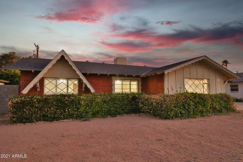 8253 E Roma Ave, Scottsdale, AZ 85251