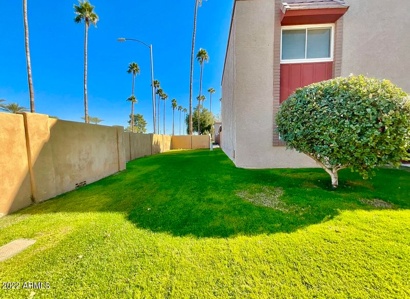 8253 E Thomas Rd, Scottsdale, AZ 85251