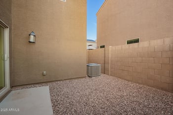 8253 Illini St, Phoenix, AZ 85043
