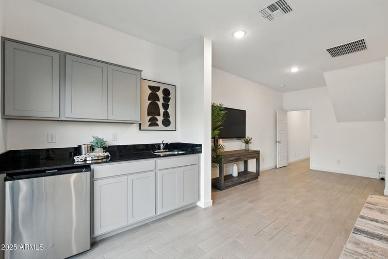 8255 22nd Dr, Phoenix, AZ 85021