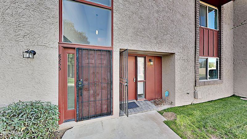 8255 E Thomas Rd, Scottsdale, AZ 85251