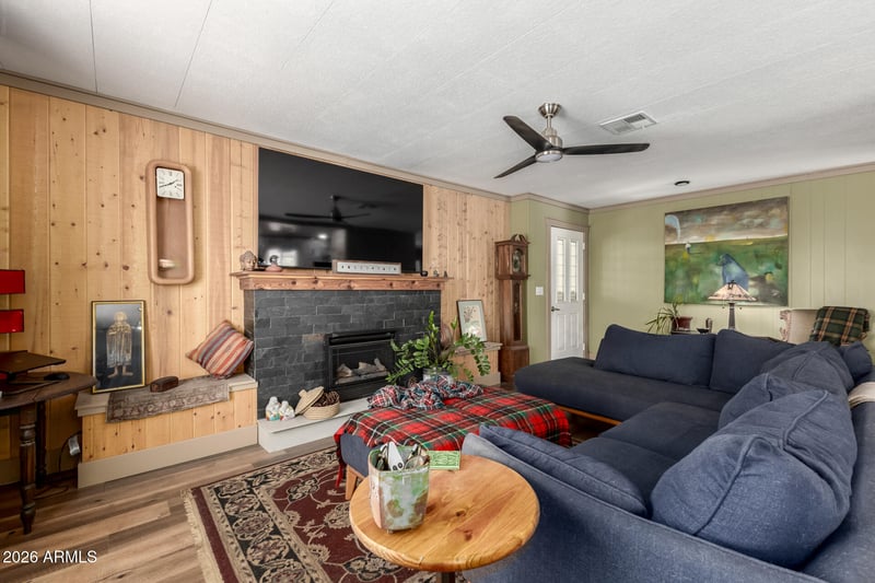 8256 Dutchman Dr, Mesa, AZ 85208