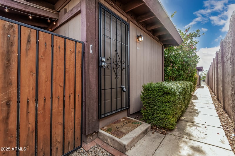 826 Casitas Dr #A, Tempe, AZ 85281