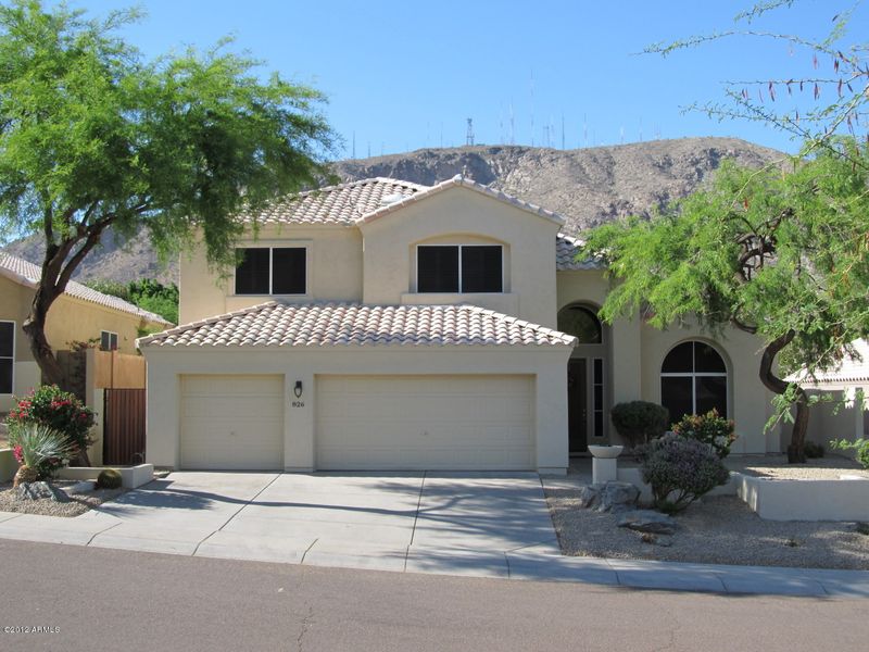 826 E Mountain Sage Dr, Phoenix, AZ 85048