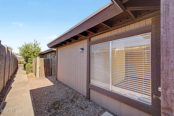 826 S Casitas Dr #B, Tempe, AZ 85281