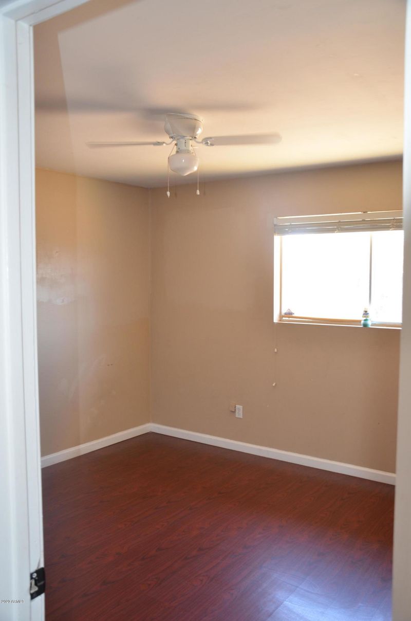 827 E Dolphin Ave, Mesa, AZ 85204