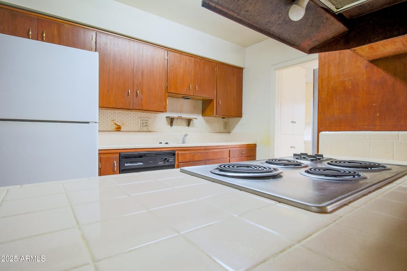 827 Saranac Ave, Mesa, AZ 85208