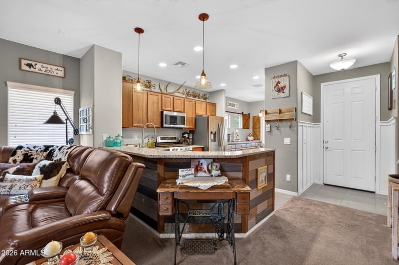 827 W Banyan Ave, San Tan Valley, AZ 85140