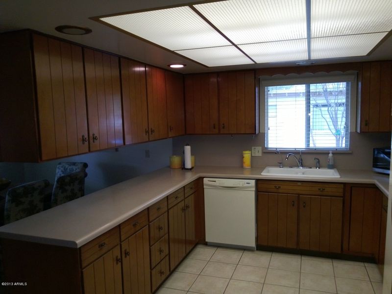 827 W Moon Valley Dr, Phoenix, AZ 85023
