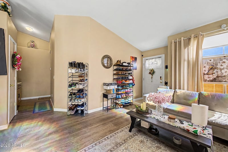 8270 W Voltaire Ave, Peoria, AZ 85381