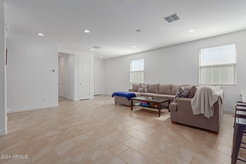 8272 170th Ln, Waddell, AZ 85355