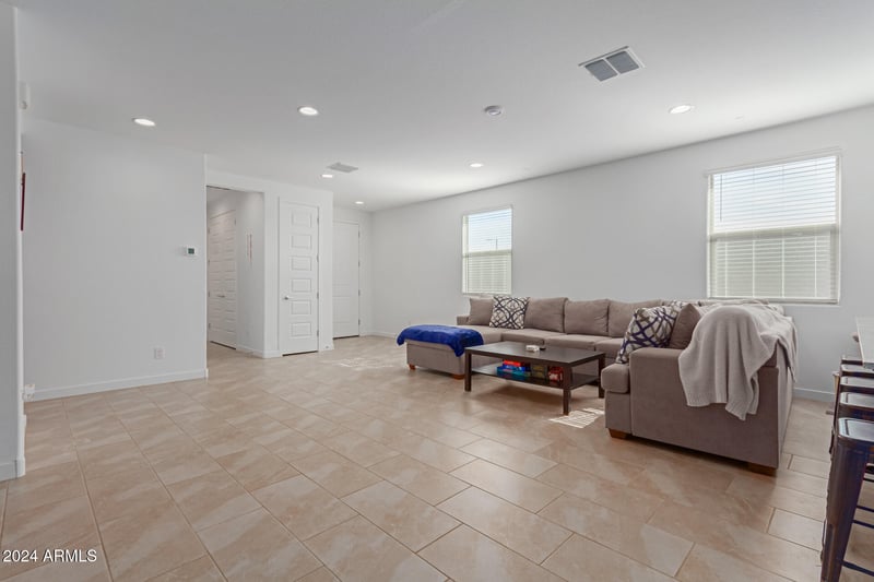 8272 170th Ln, Waddell, AZ 85355