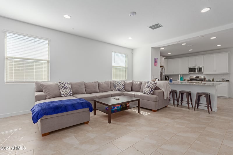 8272 170th Ln, Waddell, AZ 85355