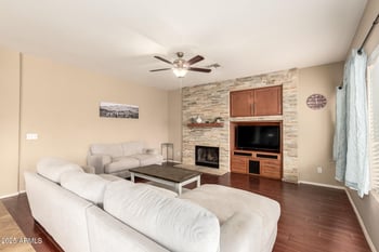 8274 Stephanie Ln, Tempe, AZ 85284