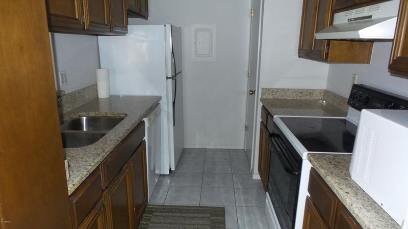 828 E Eugie Ave, Phoenix, AZ 85022