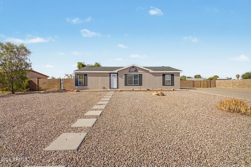 828 E Quentin Ln, San Tan Valley, AZ 85140