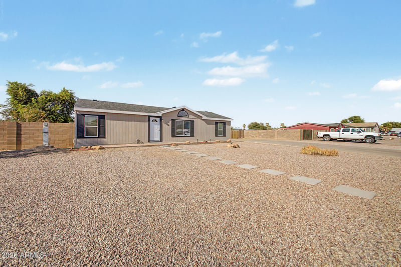 828 E Quentin Ln, San Tan Valley, AZ 85140