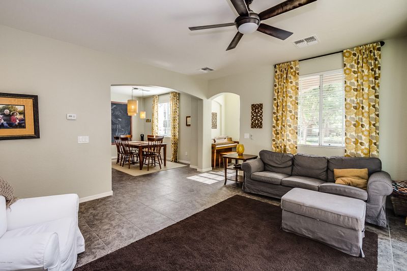 828 S Reber Ave, Gilbert, AZ 85296