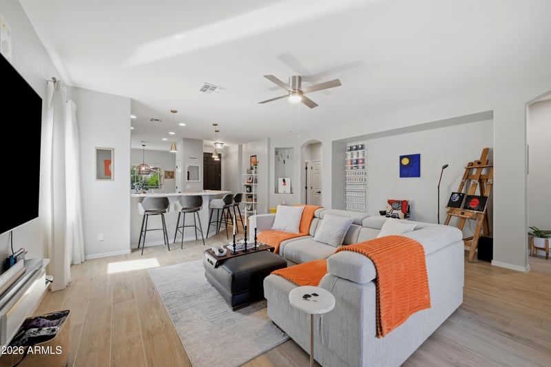 828 Leadwood Ave, San Tan Valley, AZ 85140
