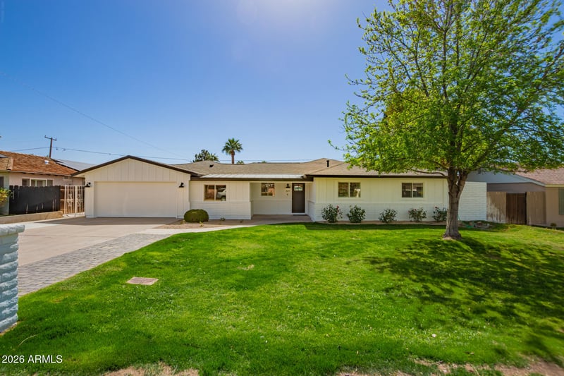 829 E Desert Park Ln, Phoenix, AZ 85020