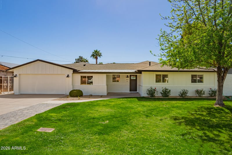 829 E Desert Park Ln, Phoenix, AZ 85020