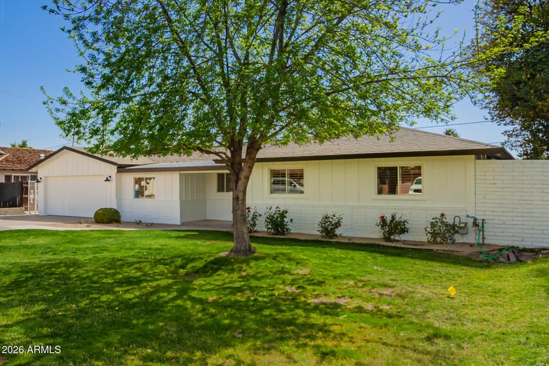 829 E Desert Park Ln, Phoenix, AZ 85020