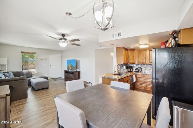 829 E Joan D Arc Ave, Phoenix, AZ 85022