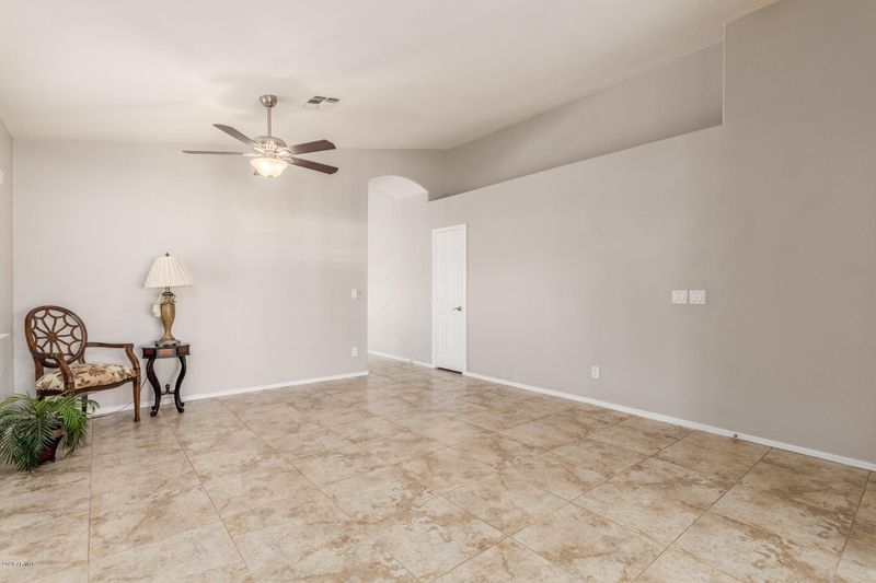 829 E Laredo St, Chandler, AZ 85225