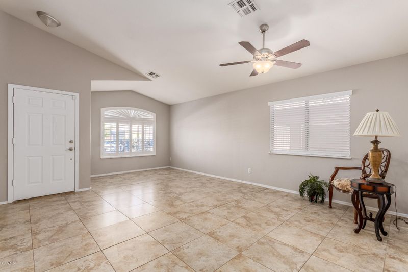 829 E Laredo St, Chandler, AZ 85225