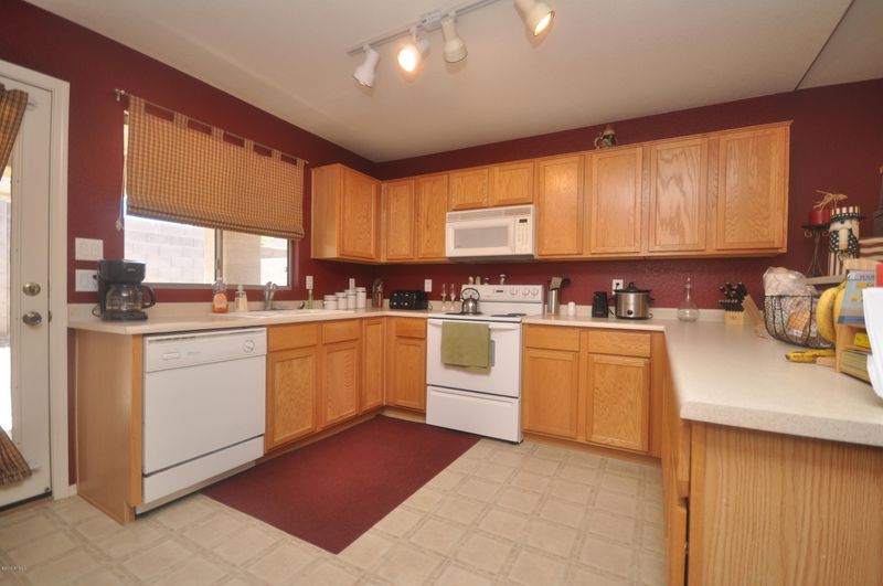 829 E Nardini St, San Tan Valley, AZ 85140