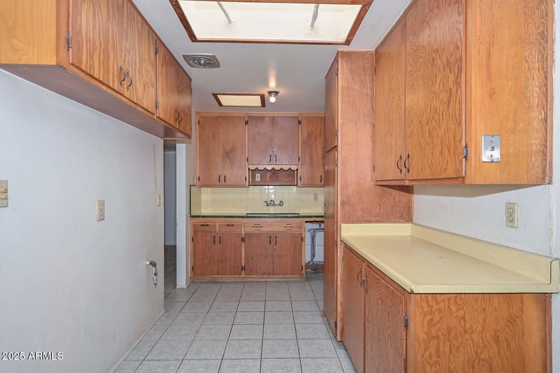 829 Echo Ln, Phoenix, AZ 85020