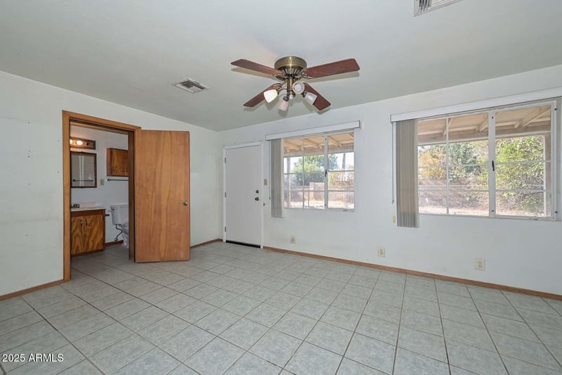 829 Echo Ln, Phoenix, AZ 85020